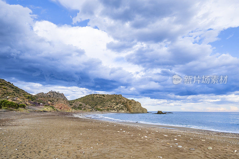 Playa del Sombrerico，西班牙安达卢西亚的一个偏远海滩